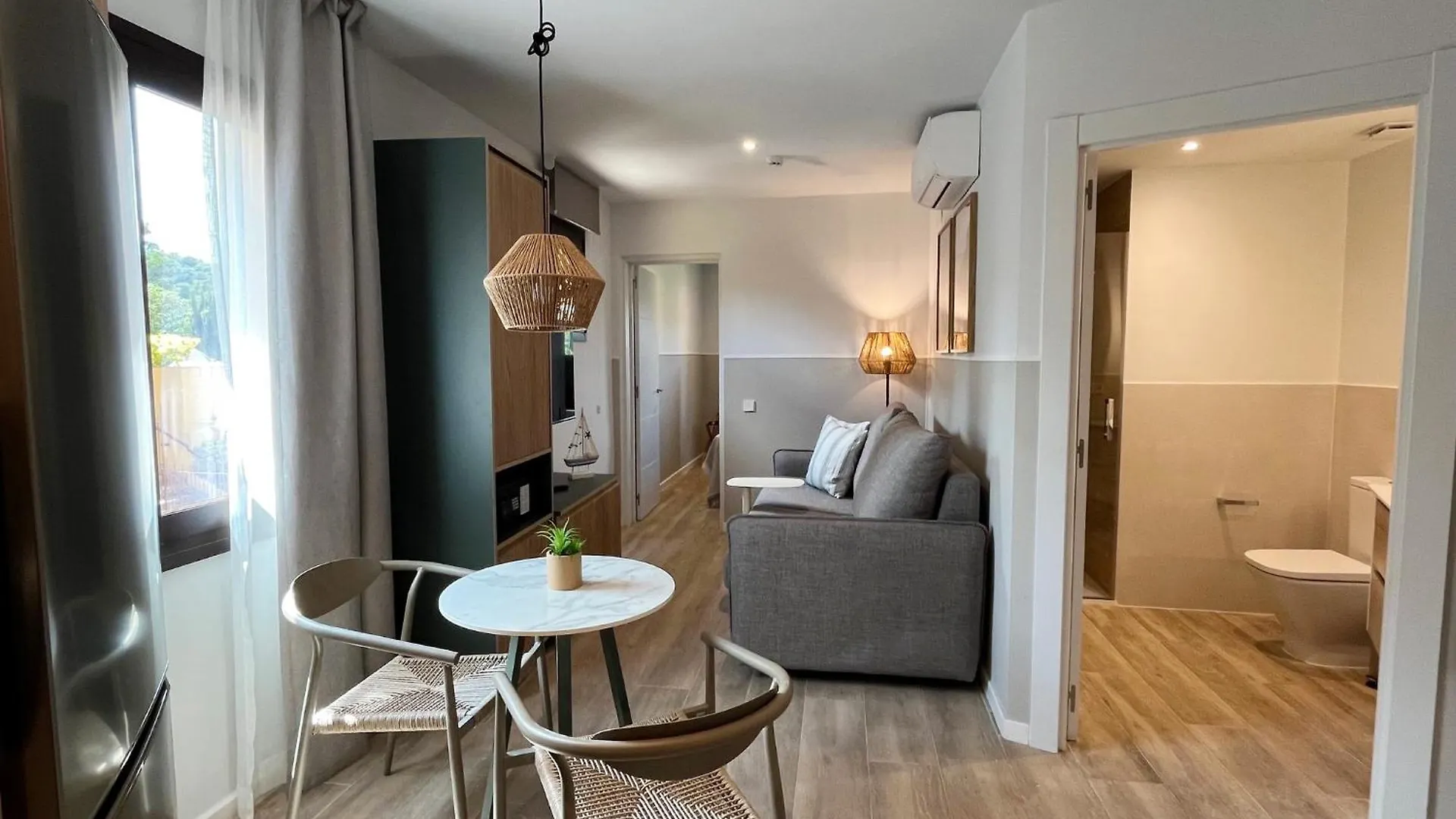Feelathome Vil-La Romana Tossa de Mar Aparthotel