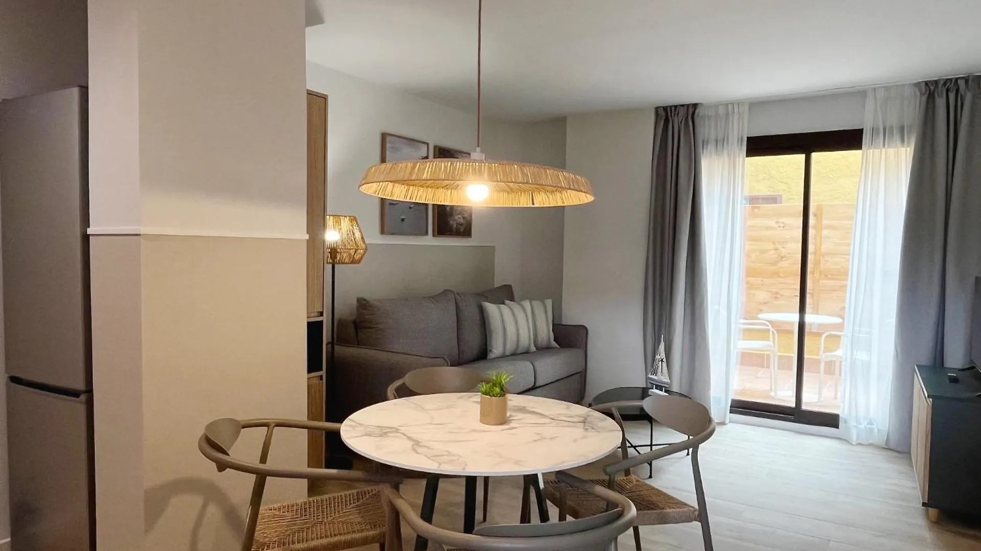 Aparthotel Feelathome Vil-La Romana Tossa de Mar Spain
