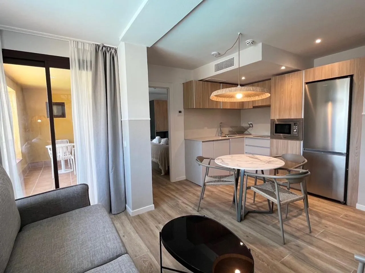 Feelathome Vil-La Romana Tossa de Mar Aparthotel
