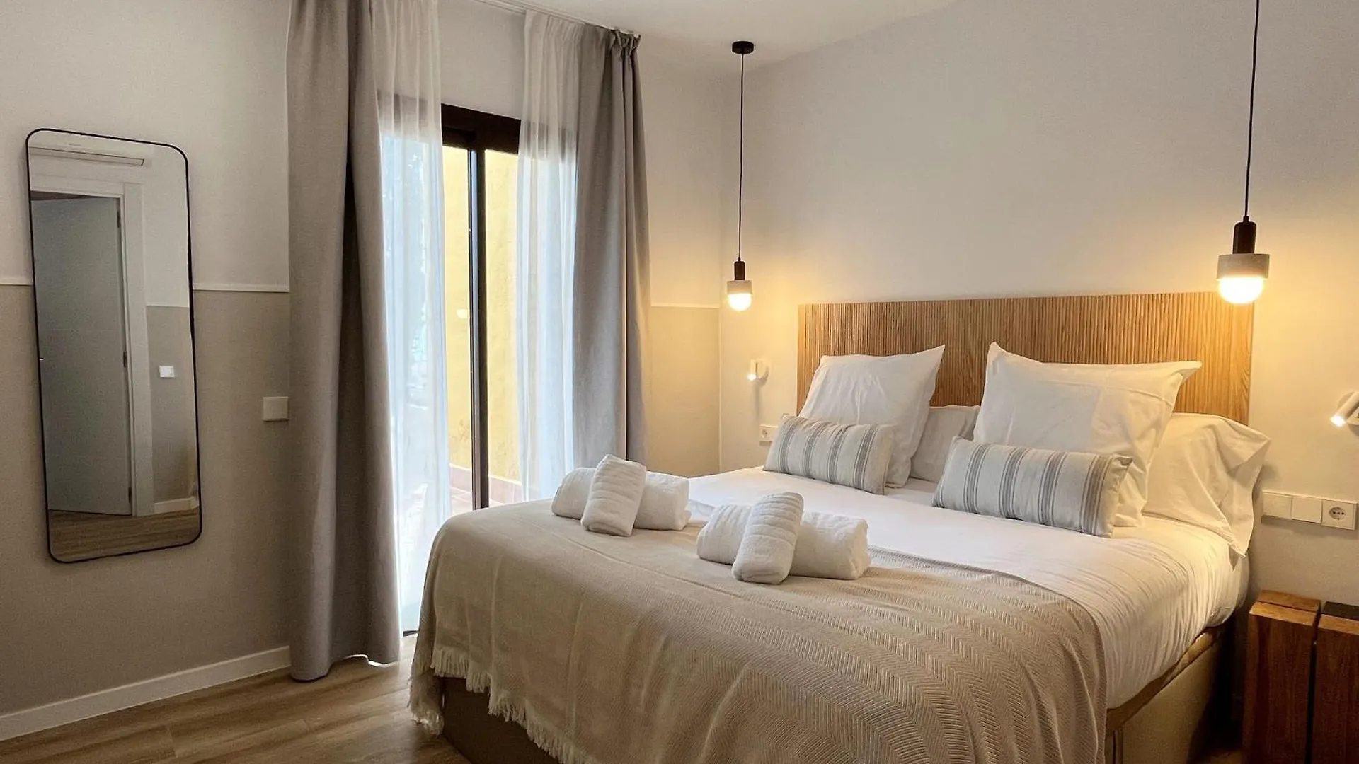 Feelathome Vil-La Romana Tossa de Mar Aparthotel